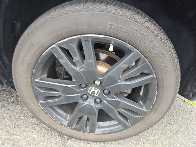 used 2022 Honda Pilot car, priced at $31,000