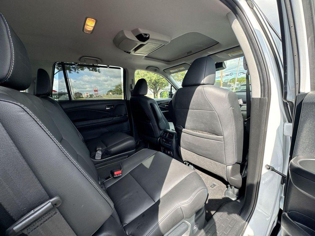 used 2022 Honda Pilot car, priced at $33,390
