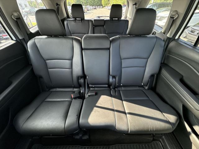 used 2022 Honda Pilot car, priced at $30,989