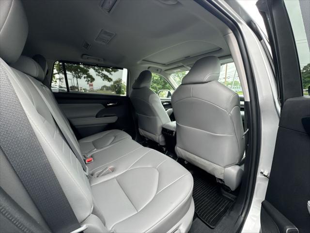 used 2022 Toyota Highlander car, priced at $35,078