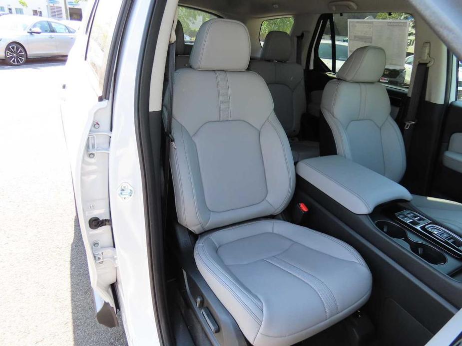 new 2025 Honda Pilot car, priced at $45,980