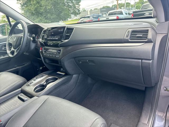 used 2022 Honda Pilot car, priced at $32,000
