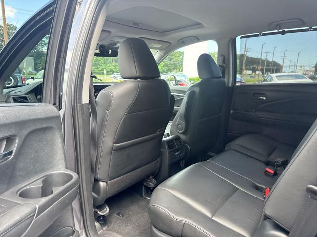 used 2022 Honda Pilot car, priced at $32,000