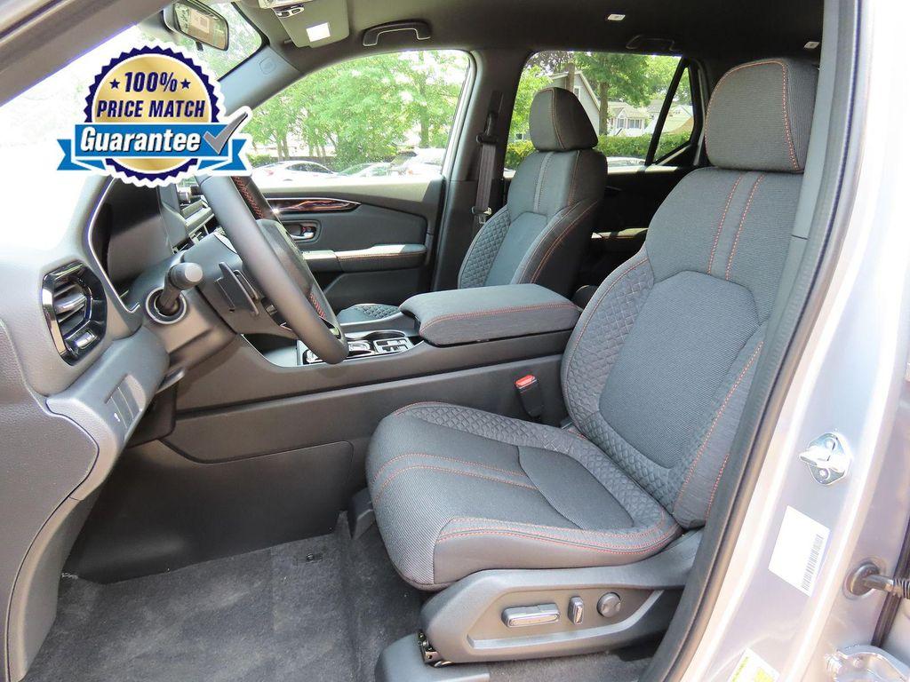 new 2025 Honda Pilot car, priced at $38,351