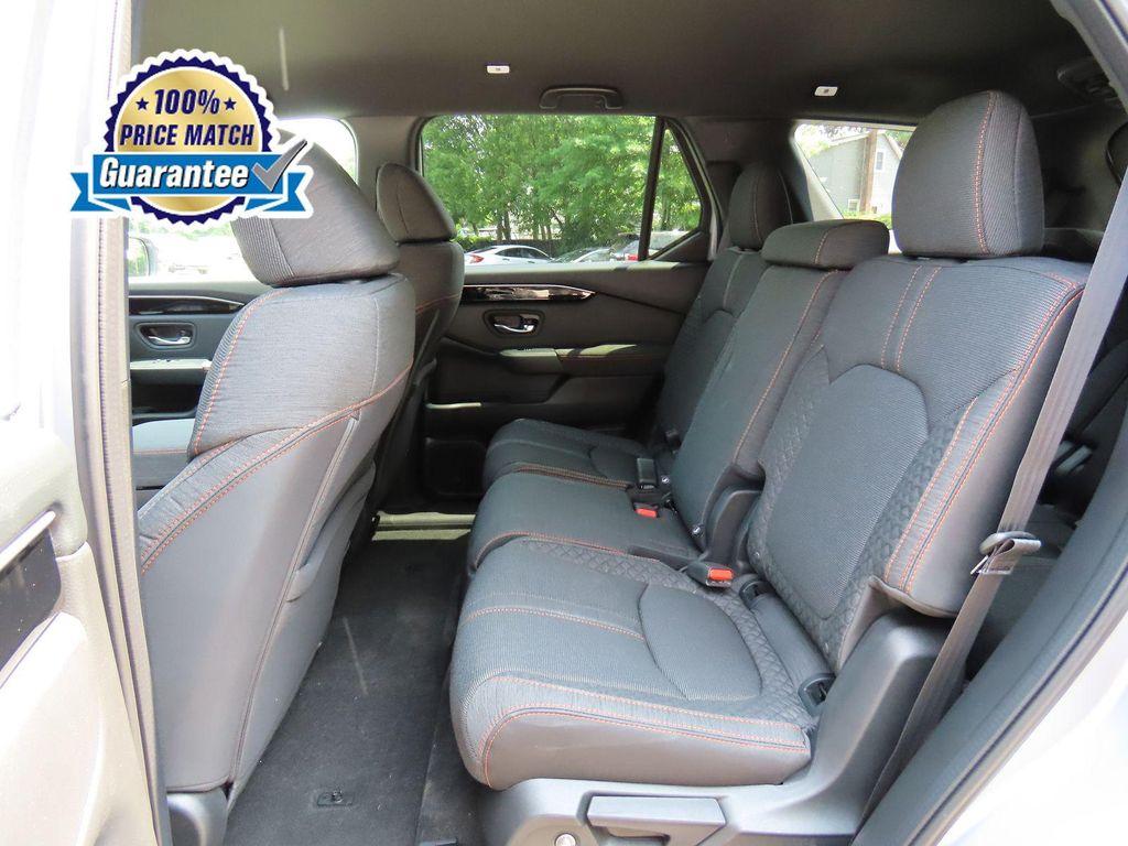 new 2025 Honda Pilot car, priced at $38,351