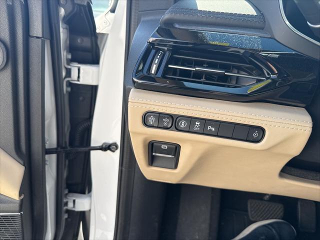 used 2022 Acura MDX car, priced at $41,093