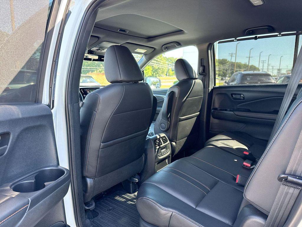 used 2022 Honda Pilot car, priced at $31,890