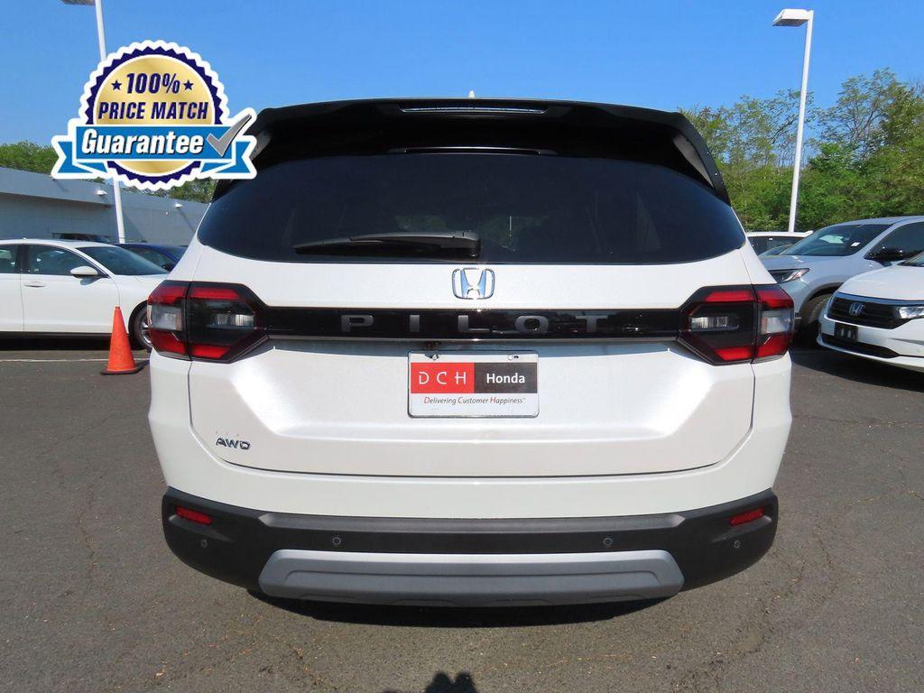new 2025 Honda Pilot car, priced at $45,049