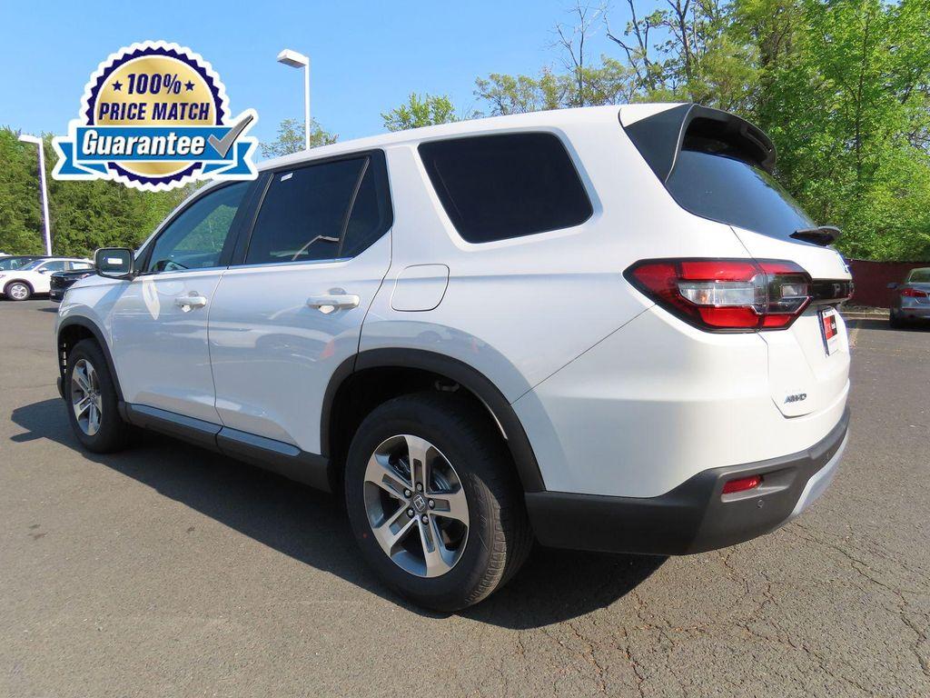 new 2025 Honda Pilot car, priced at $45,049