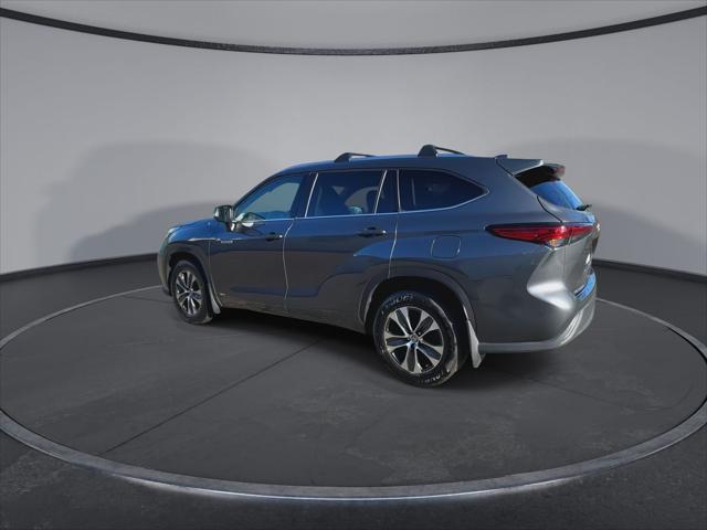 used 2020 Toyota Highlander Hybrid car, priced at $31,499