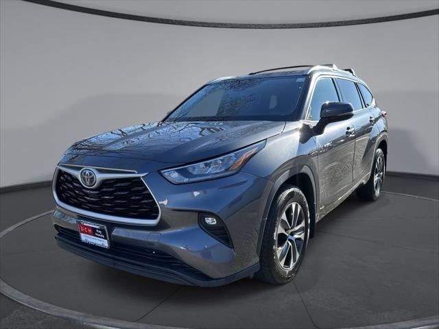 used 2020 Toyota Highlander Hybrid car, priced at $31,499