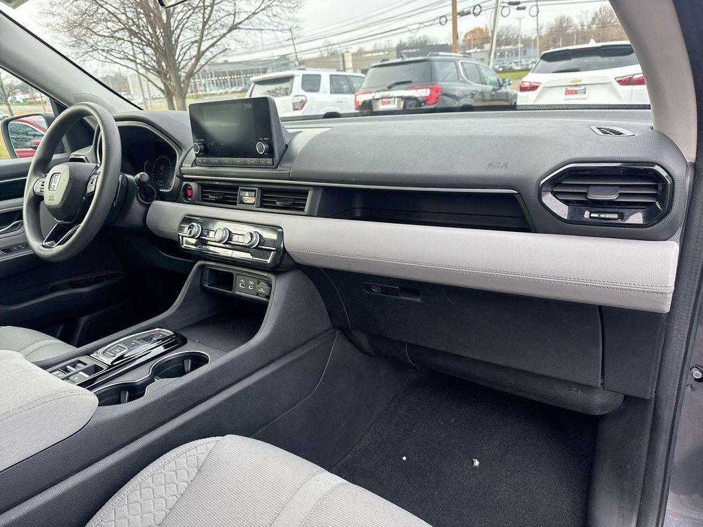 used 2023 Honda Pilot car, priced at $32,390