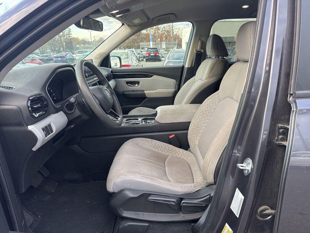 used 2023 Honda Pilot car, priced at $32,690