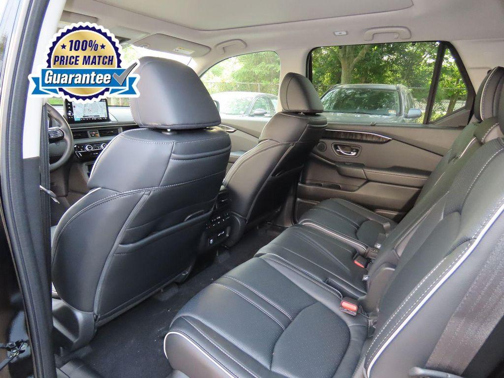 new 2025 Honda Pilot car, priced at $52,074