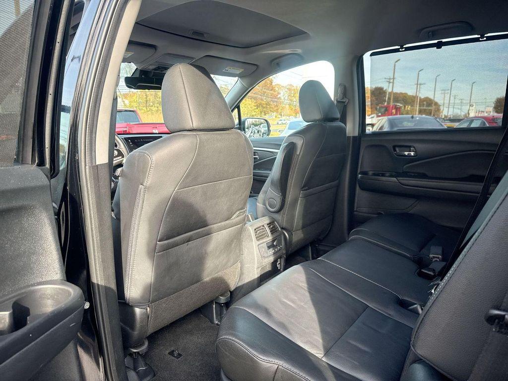 used 2022 Honda Pilot car, priced at $28,790
