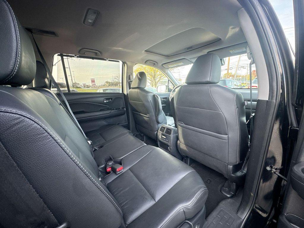 used 2022 Honda Pilot car, priced at $28,790