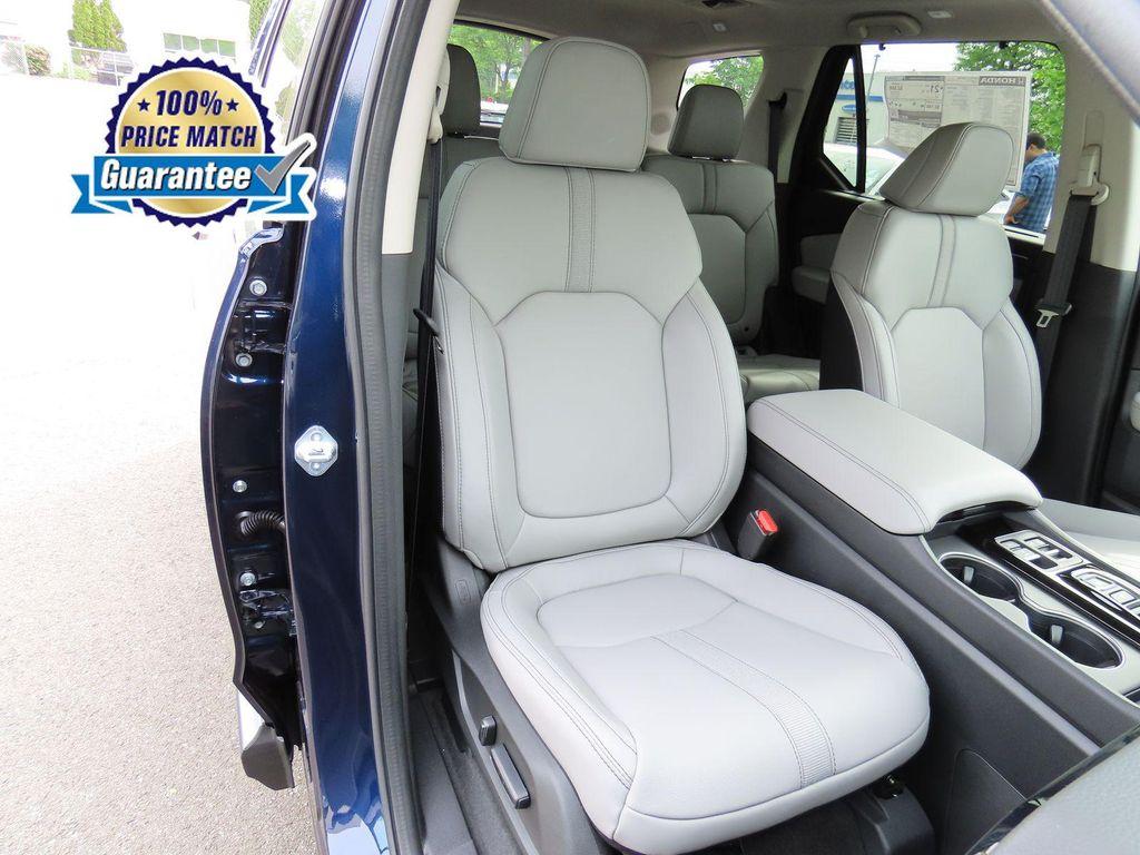 new 2025 Honda Pilot car, priced at $49,324