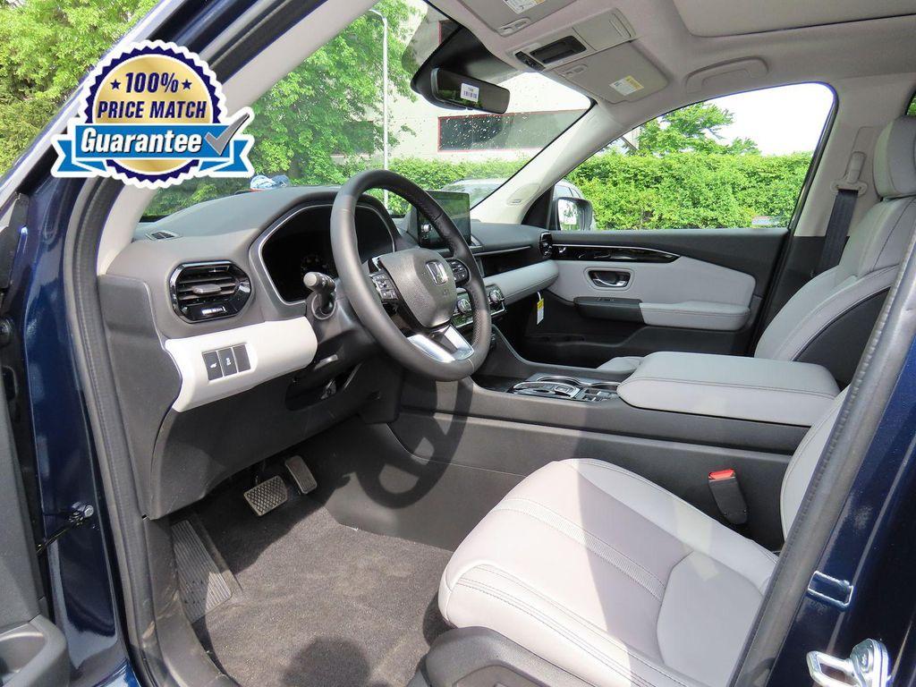 new 2025 Honda Pilot car, priced at $49,324