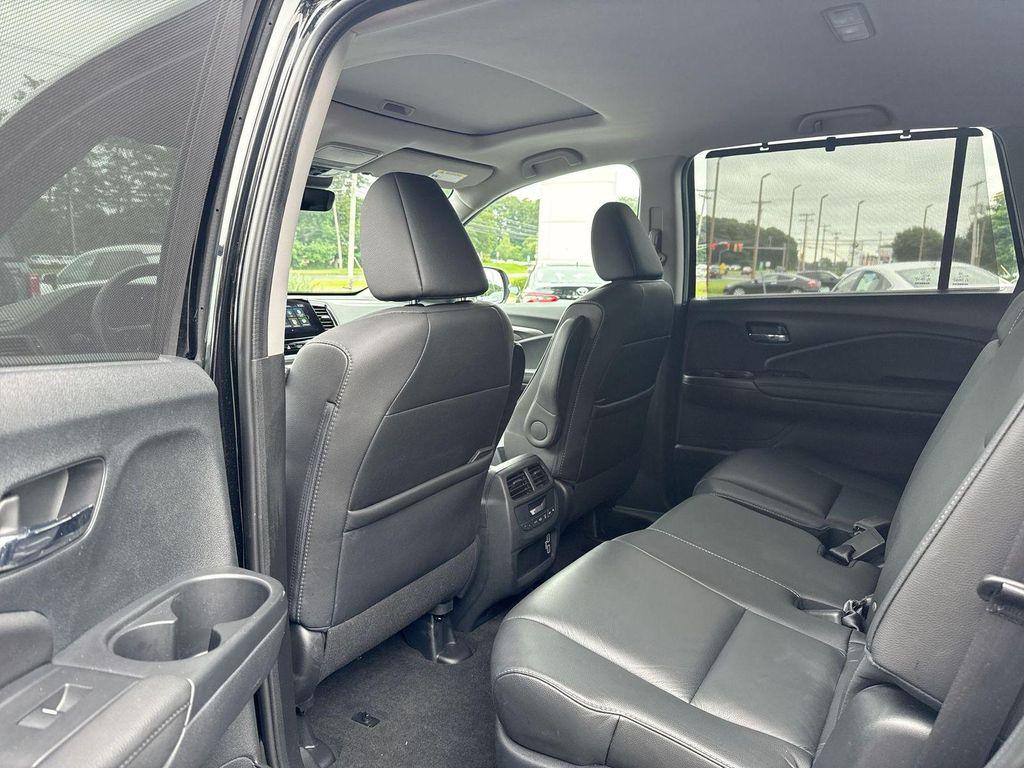 used 2022 Honda Pilot car, priced at $28,990