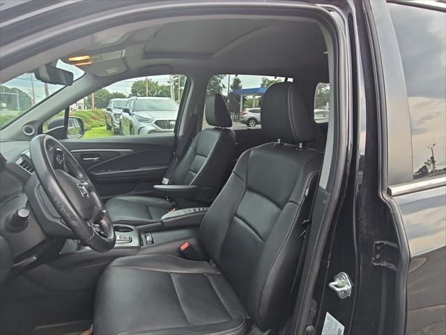 used 2022 Honda Pilot car, priced at $30,000