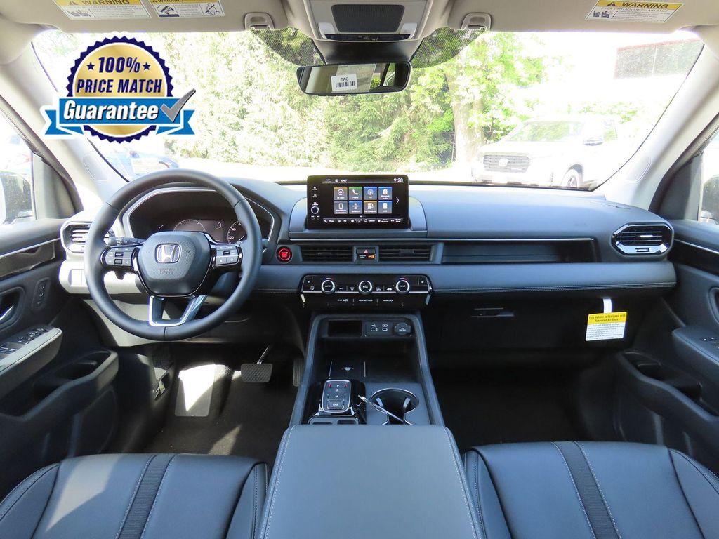 new 2025 Honda Pilot car, priced at $42,053