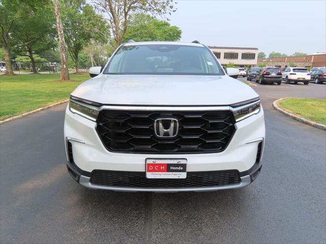 new 2025 Honda Pilot car, priced at $48,600