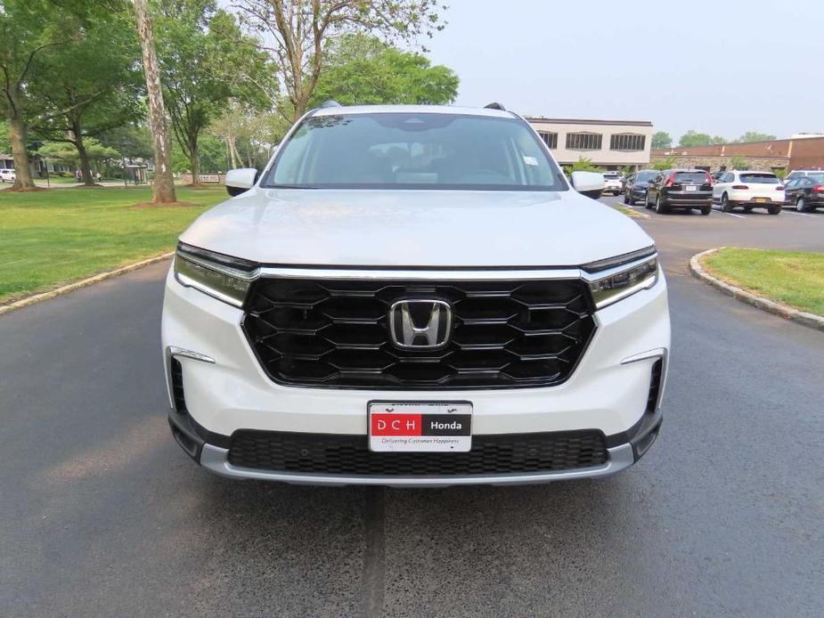 new 2025 Honda Pilot car, priced at $51,150