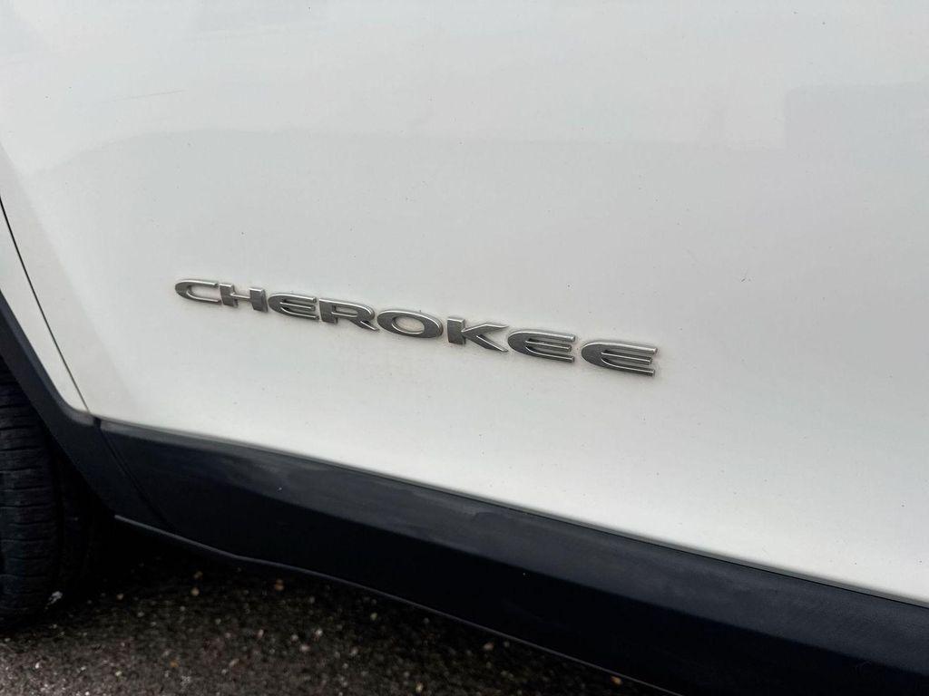 used 2019 Jeep Cherokee car, priced at $14,290