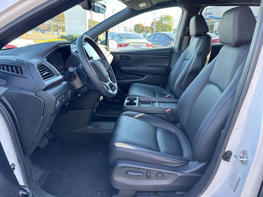 used 2023 Honda Odyssey car, priced at $33,590