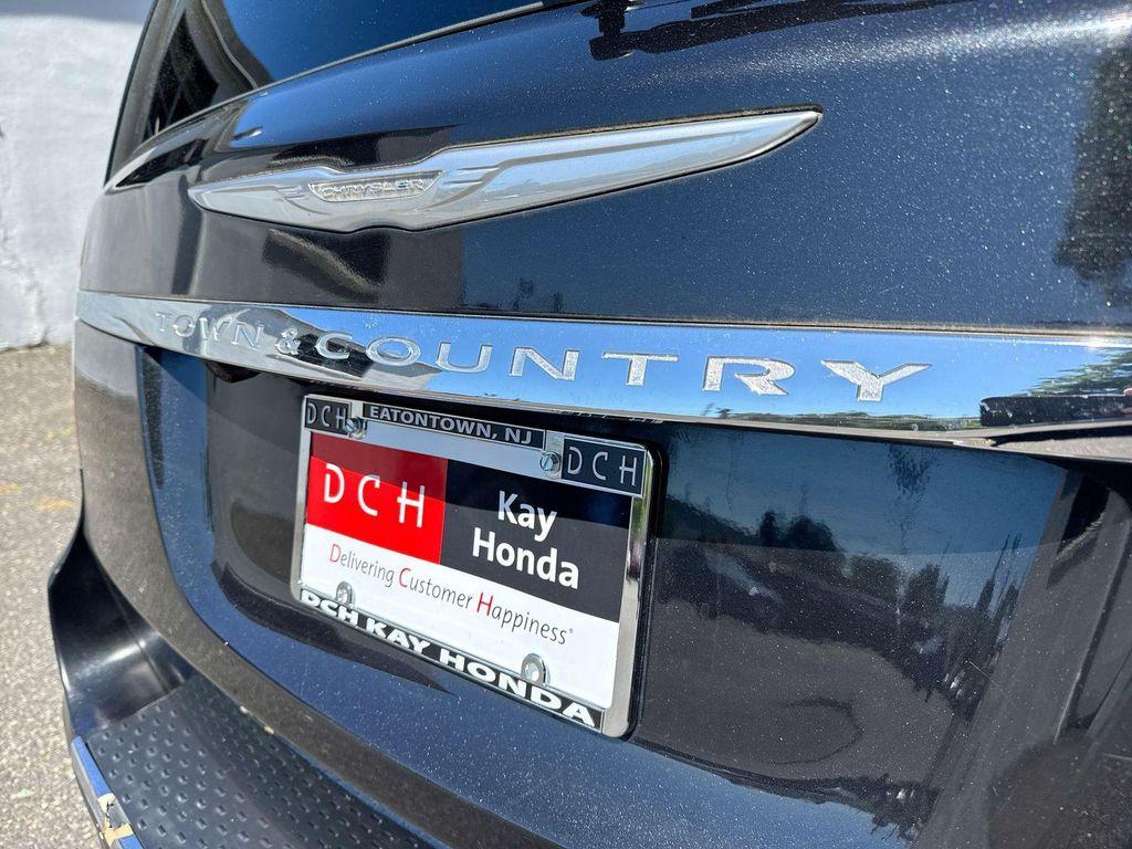 used 2014 Chrysler Town & Country car, priced at $8,490