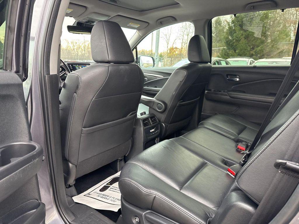 used 2022 Honda Pilot car, priced at $24,690