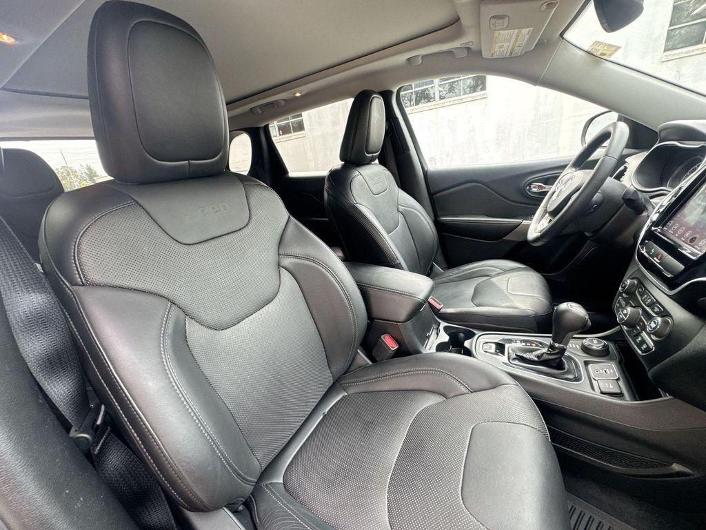 used 2019 Jeep Cherokee car, priced at $13,790
