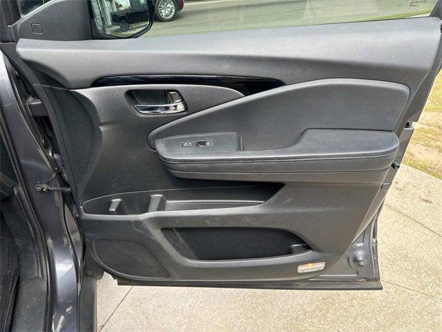 used 2020 Honda Pilot car, priced at $24,995