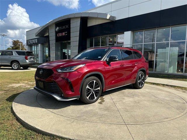 used 2022 Toyota Highlander car, priced at $33,249