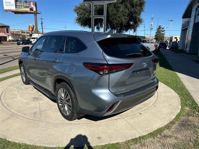 used 2022 Toyota Highlander car, priced at $40,936