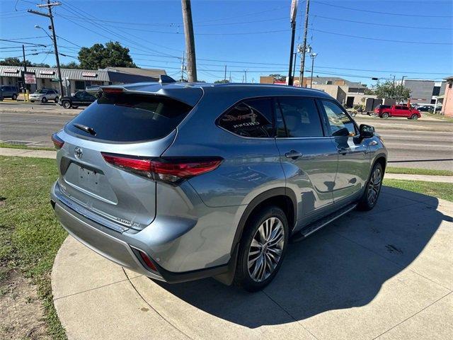 used 2022 Toyota Highlander car, priced at $40,936