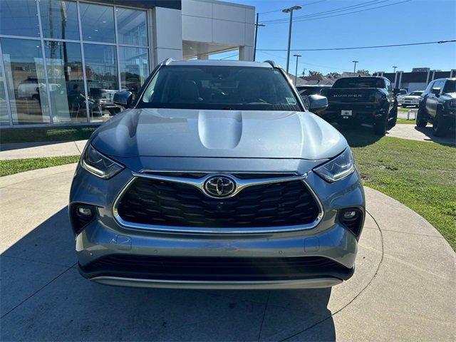 used 2022 Toyota Highlander car, priced at $40,936