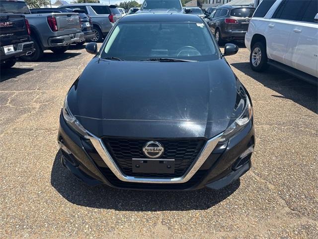 used 2019 Nissan Altima car, priced at $15,500