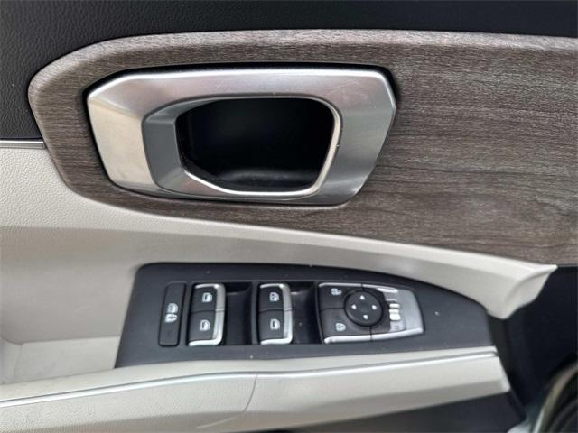 used 2022 Kia Sorento car, priced at $24,995