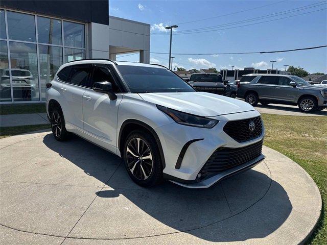 used 2022 Toyota Highlander car, priced at $34,500