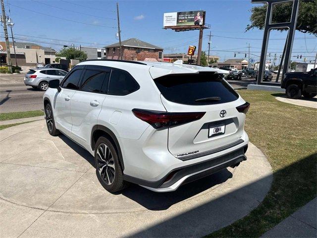 used 2022 Toyota Highlander car, priced at $34,500