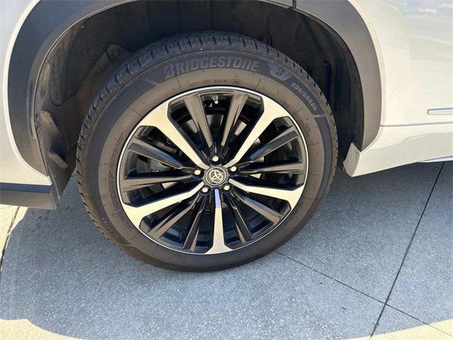 used 2022 Toyota Highlander car, priced at $34,500