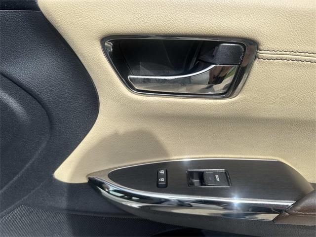 used 2013 Toyota Avalon Hybrid car, priced at $11,500