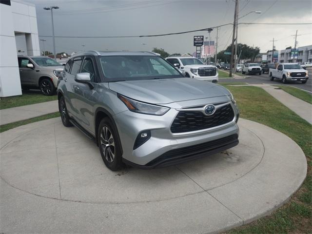 used 2022 Toyota Highlander Hybrid car, priced at $29,834