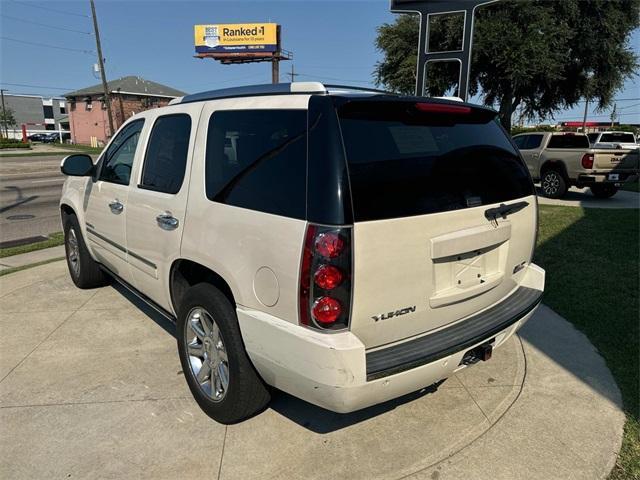 used 2013 GMC Yukon car, priced at $15,852