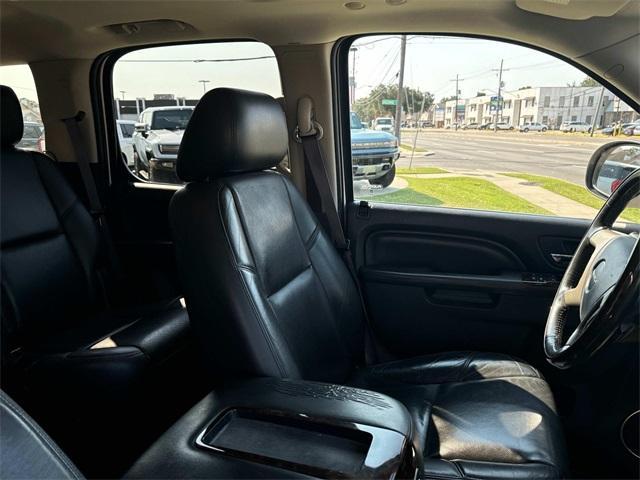 used 2013 GMC Yukon car, priced at $15,852