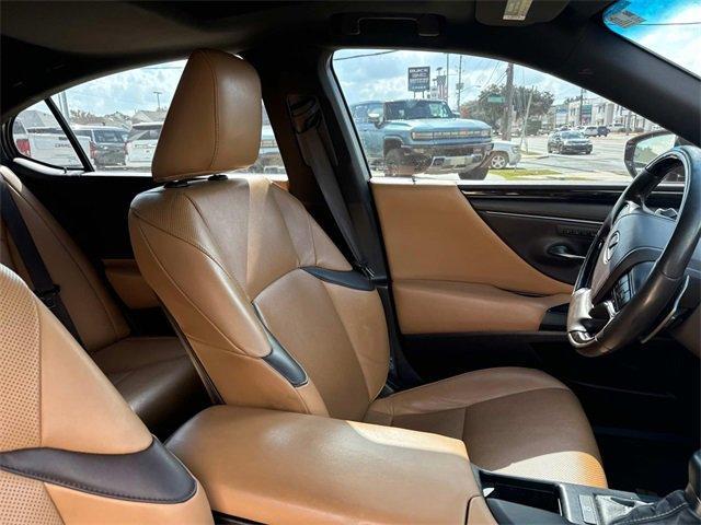 used 2019 Lexus ES 350 car, priced at $25,156