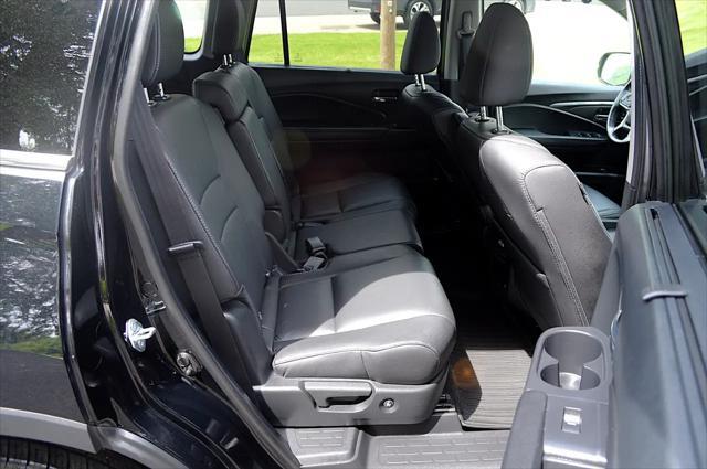 used 2022 Honda Pilot car, priced at $37,950