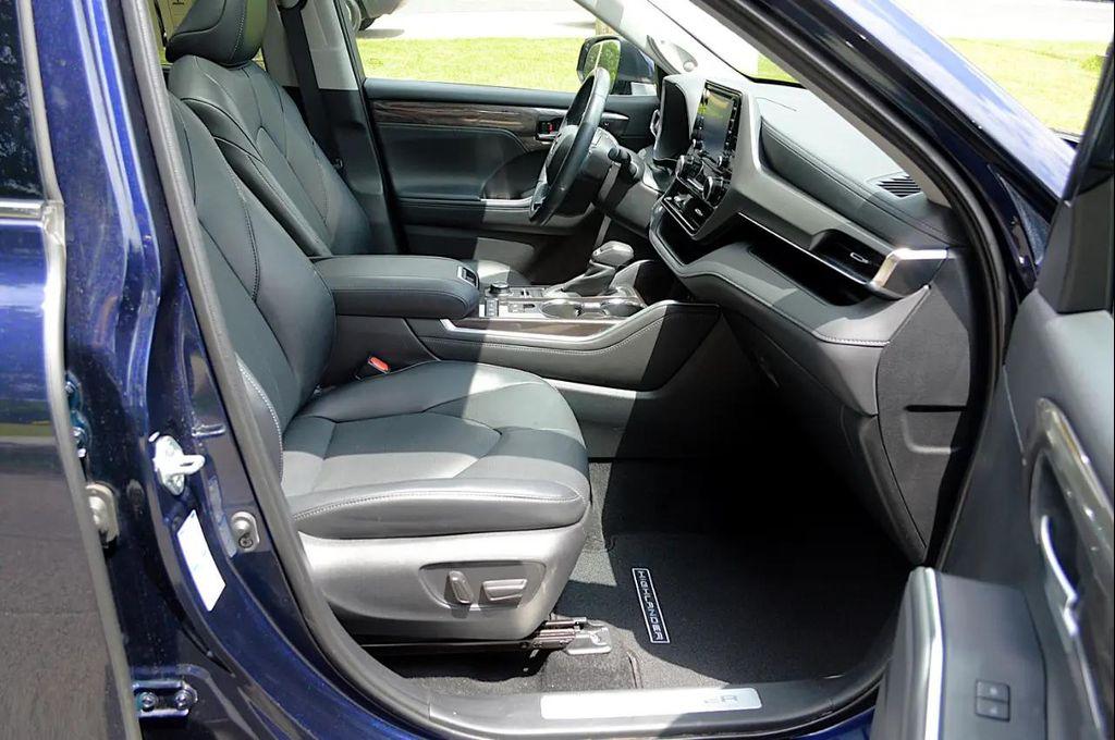 used 2022 Toyota Highlander car, priced at $40,450