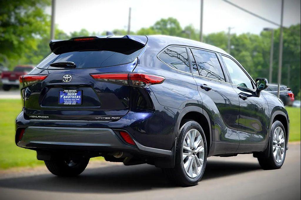 used 2022 Toyota Highlander car, priced at $40,450